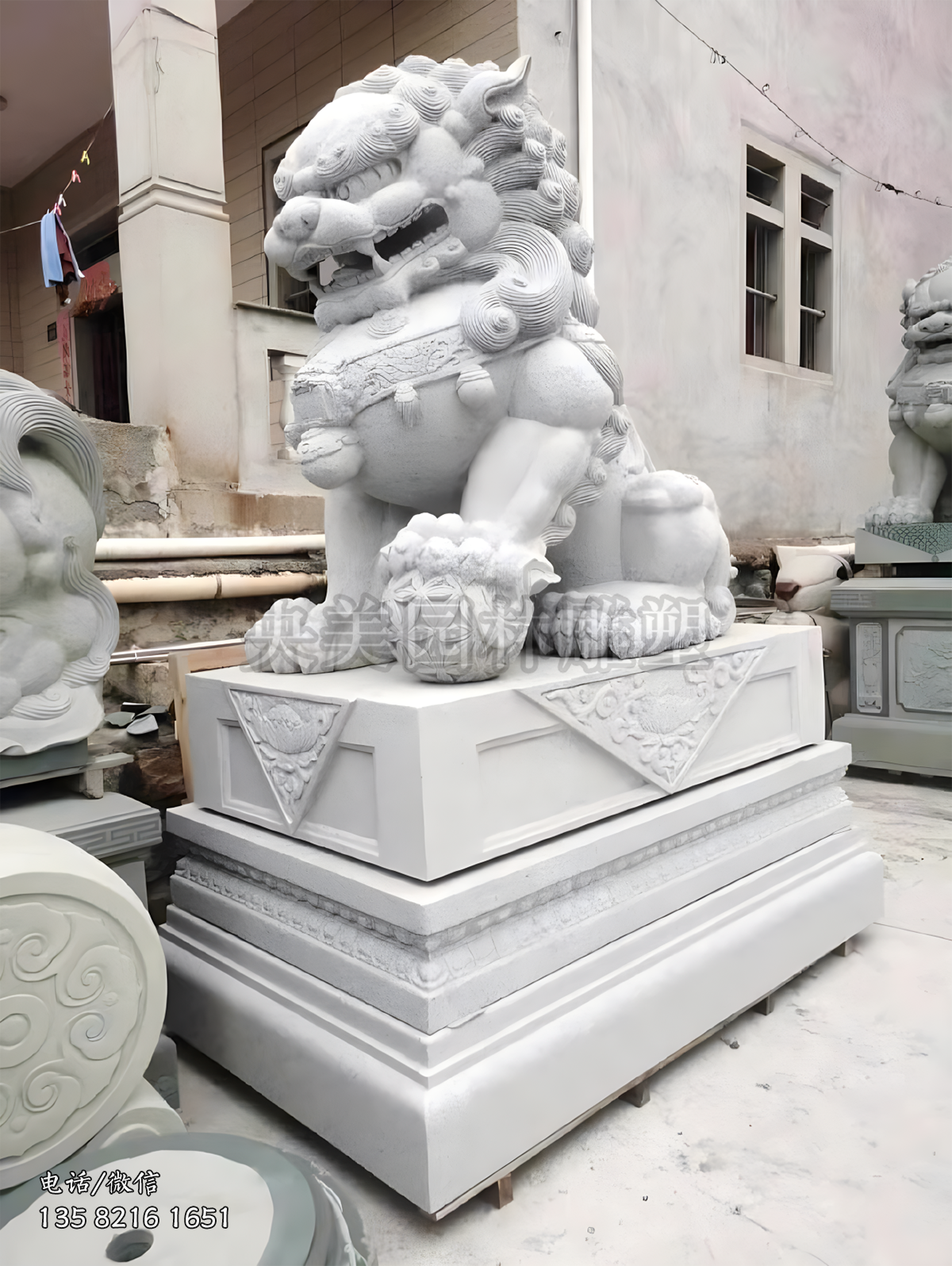 中國傳統公獅子（踩球）石雕