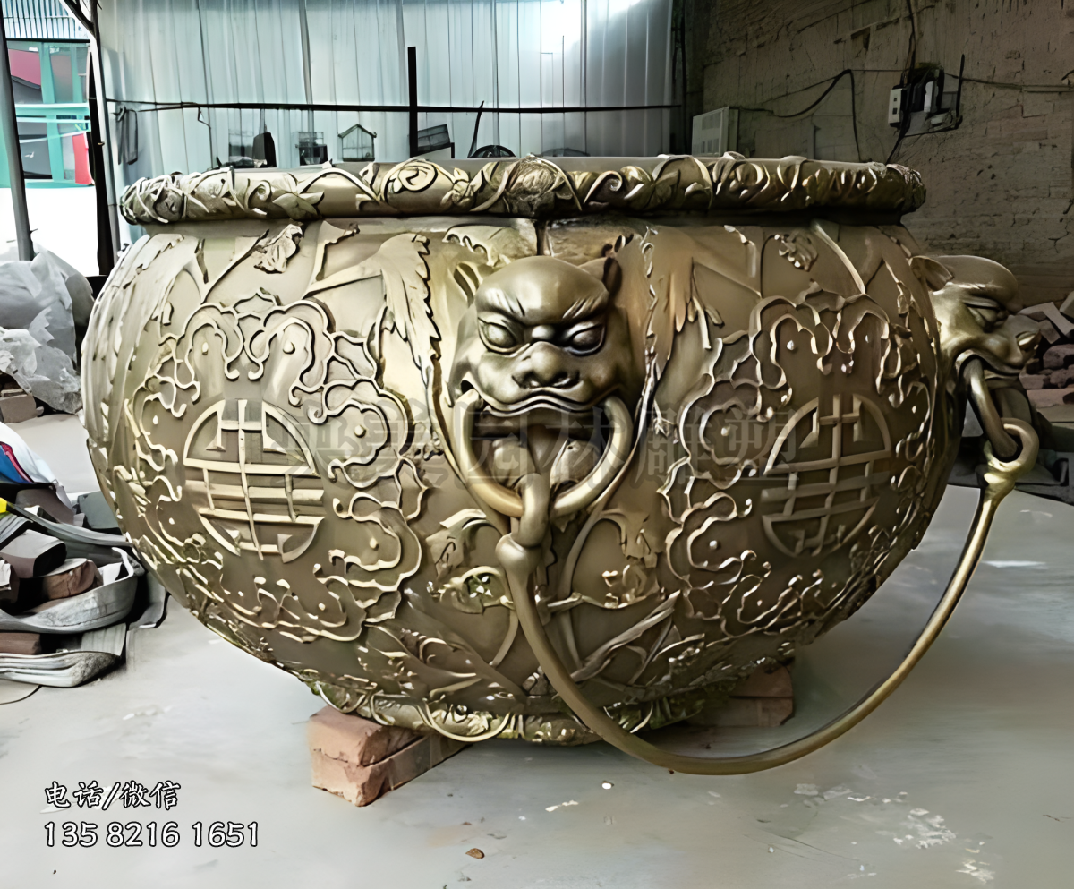 中國傳統銅雕聚寶盆