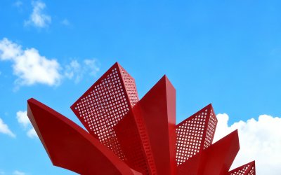 不銹鋼鳳凰雕塑：閃耀藝術(shù)光芒的靈動(dòng)之美